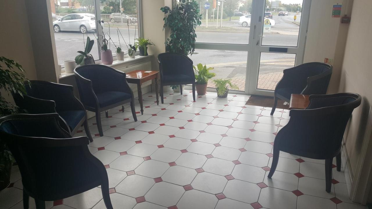 斯劳 机场宾馆酒店 外观 照片
